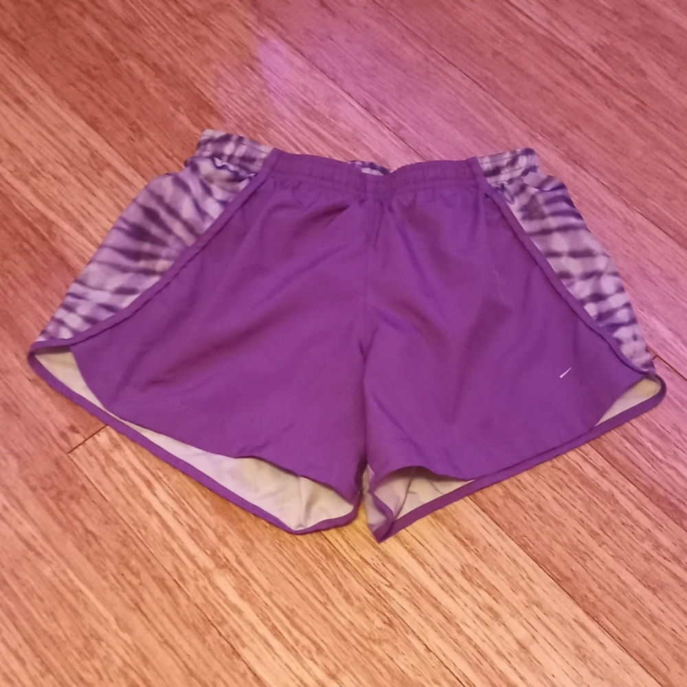 Nike Dri-Fit Girls Purple Gym/Running Shorts - Size Large